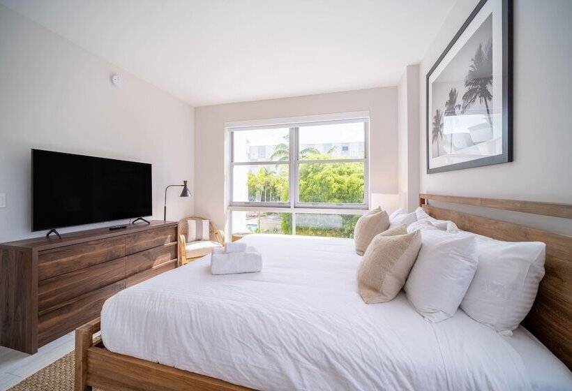 Tucker At Palmer Dadeland Miami