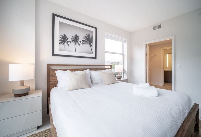 Tucker At Palmer Dadeland Miami