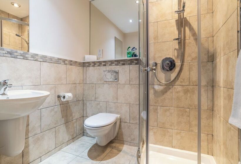 Victoria Court Suites