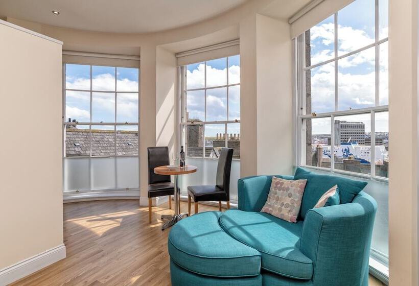 Victoria Court Suites