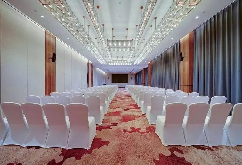 Howard Johnson By Wyndham Yilin Hotel Guangan