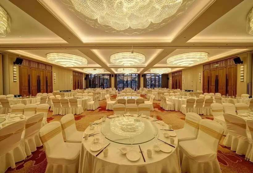 Howard Johnson By Wyndham Yilin Hotel Guangan