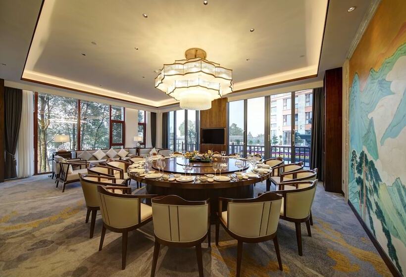 Howard Johnson By Wyndham Yilin Hotel Guangan