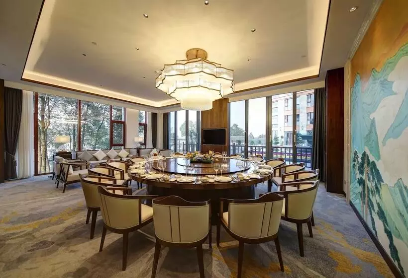 Howard Johnson By Wyndham Yilin Hotel Guangan