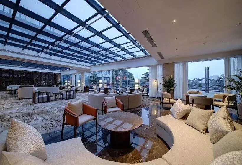 Howard Johnson By Wyndham Yilin Hotel Guangan