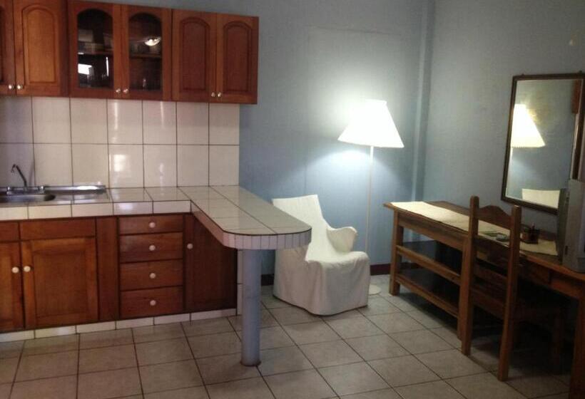 تختخواب و صبحانه Valerie