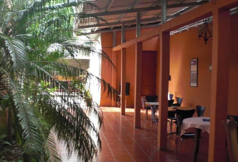 تختخواب و صبحانه Valerie