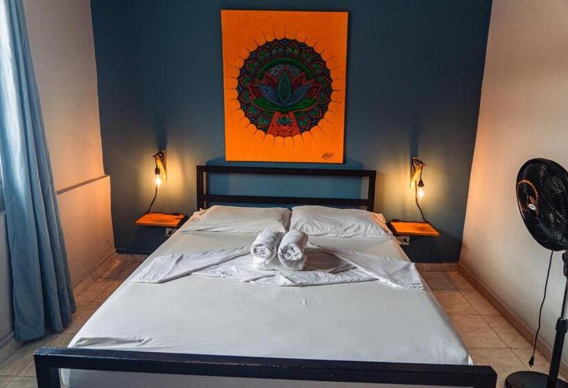 Bodhi Hostel & Lounge