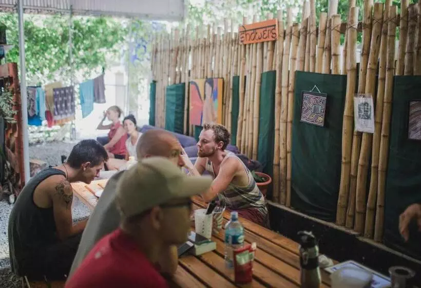 Bodhi Hostel & Lounge