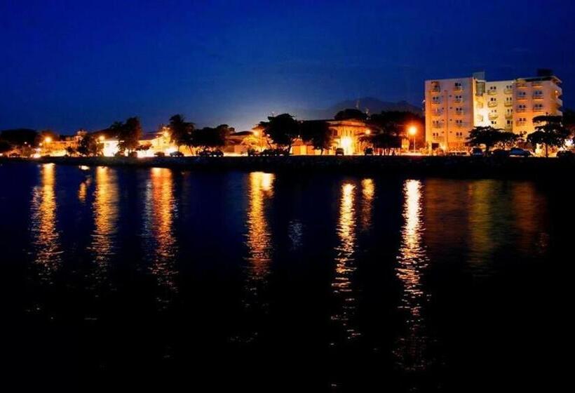 هتل Art Deco Beach