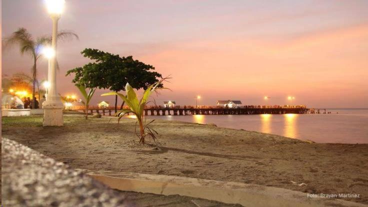 هتل Art Deco Beach