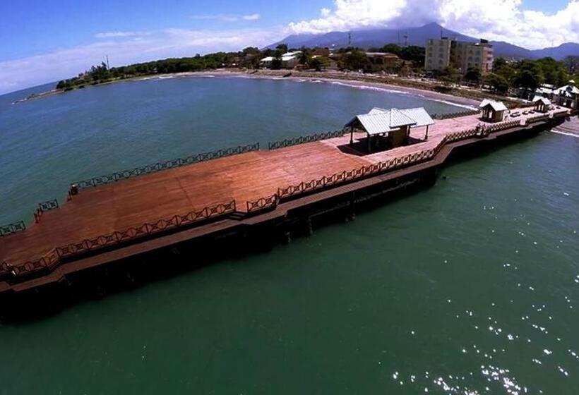 هتل Art Deco Beach