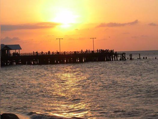 هتل Art Deco Beach