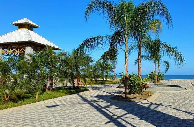 هتل Art Deco Beach