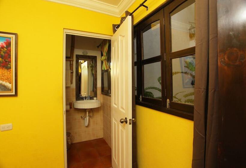 هتل Casa Colonial Panasurf