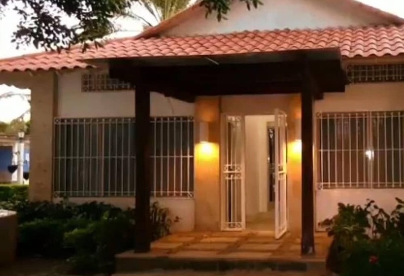 هتل El Cayito Beach Resort Montecristi