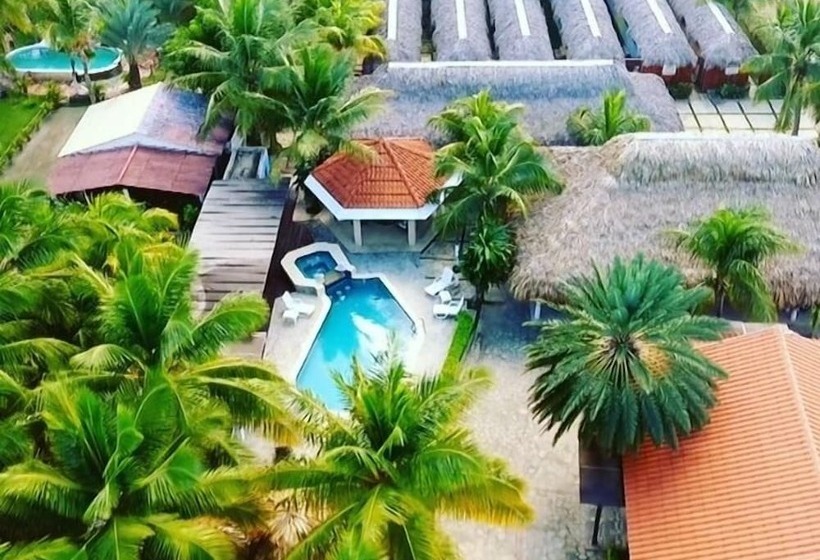 هتل El Cayito Beach Resort Montecristi