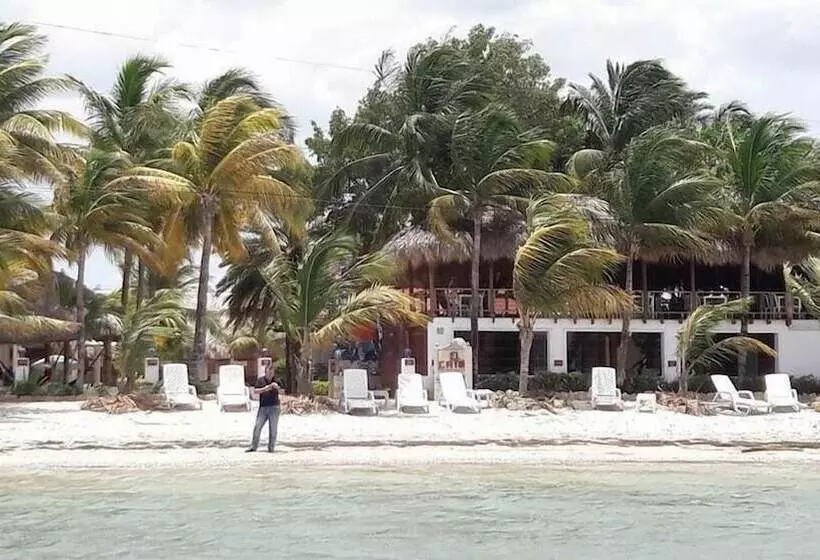 هتل El Cayito Beach Resort Montecristi