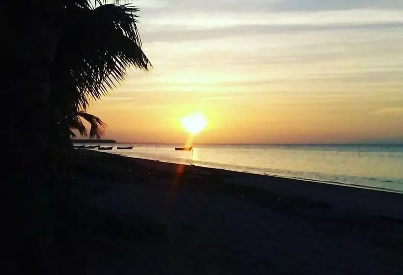 هتل El Cayito Beach Resort Montecristi