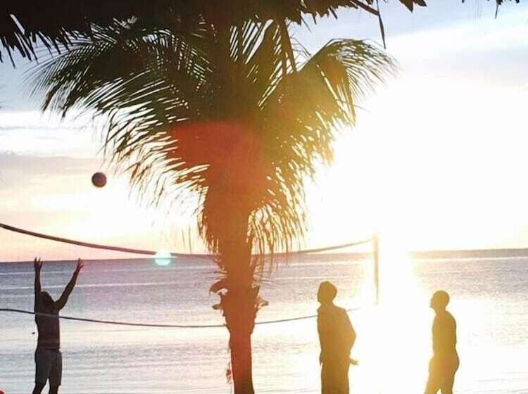 هتل El Cayito Beach Resort Montecristi