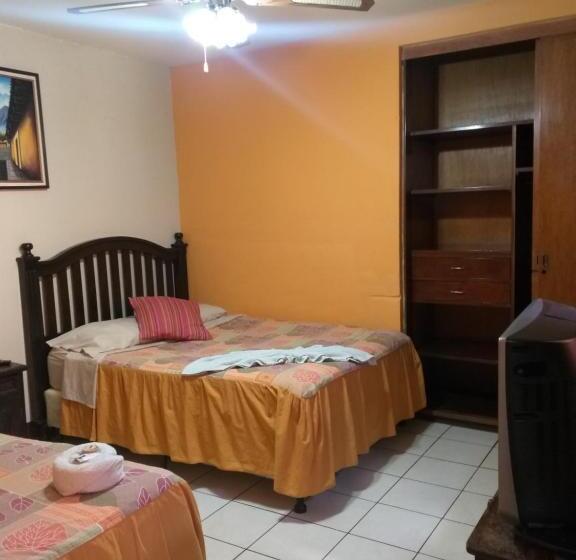 هتل Hospedaje El Viajero Antigua
