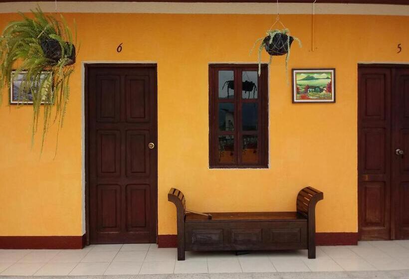 هتل Hospedaje El Viajero Antigua