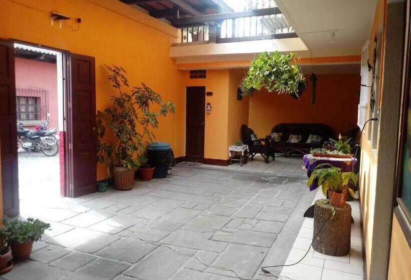 هتل Hospedaje El Viajero Antigua