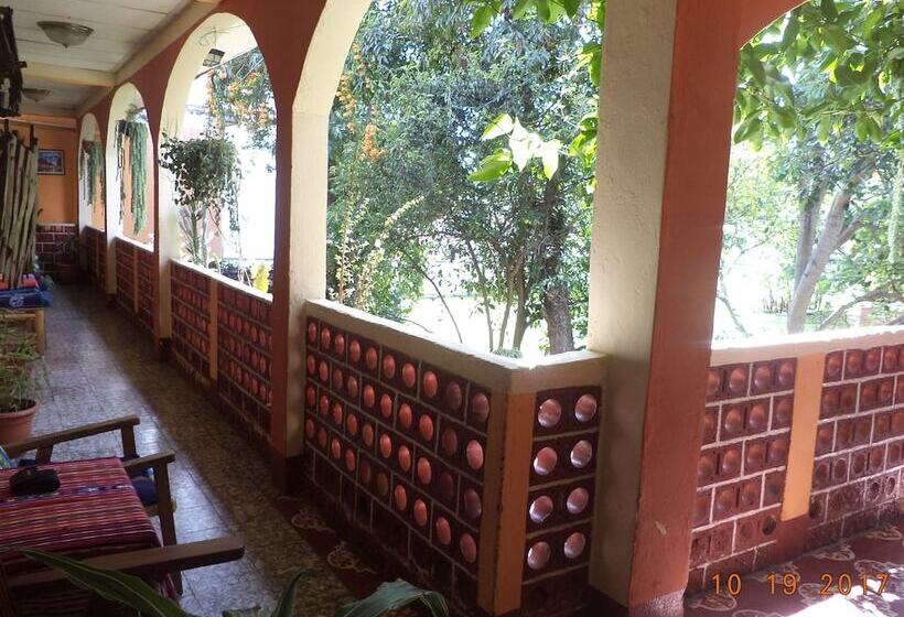 هتل Hospedaje El Viajero