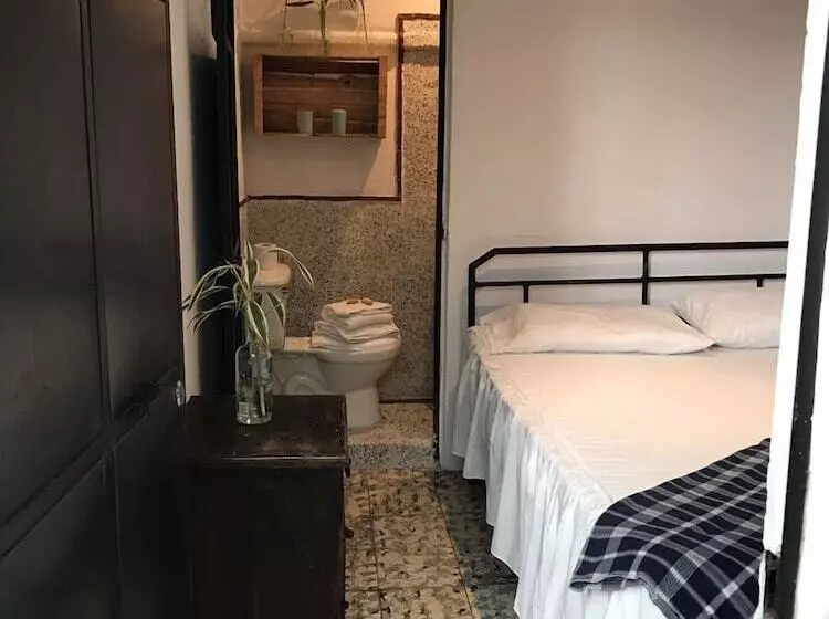 هتل Hostel La Quinta