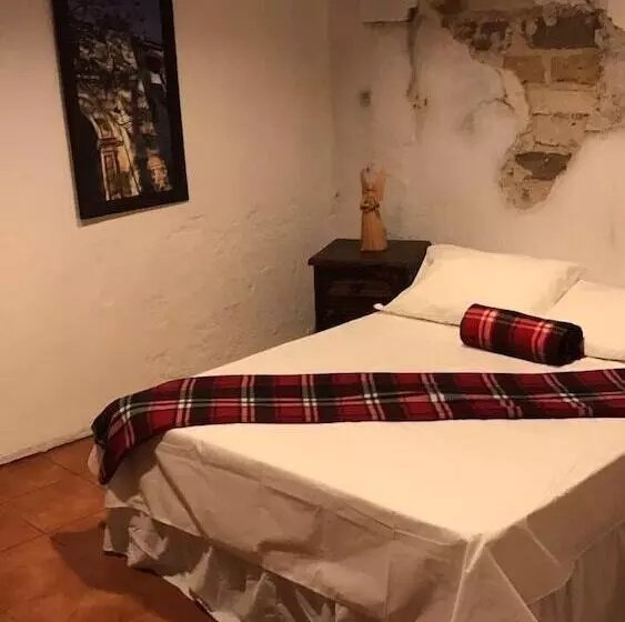 هتل Hostel La Quinta