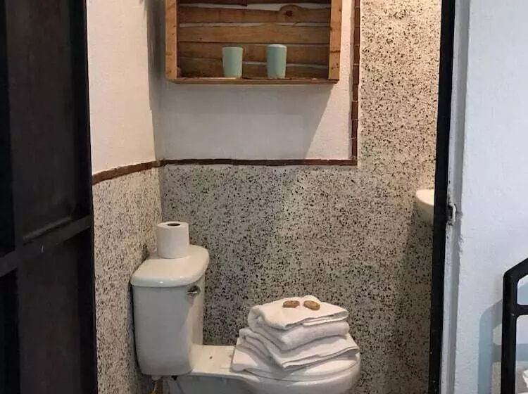 هتل Hostel La Quinta