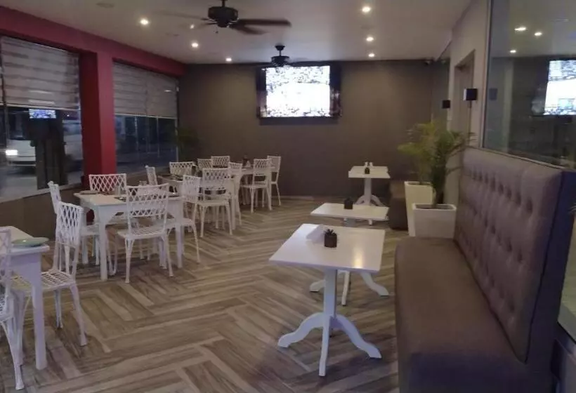 هتل Plaza Coral
