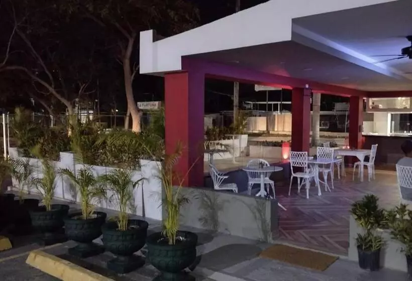 هتل Plaza Coral