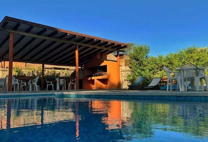 Hotelli Posada Cova Del Sol