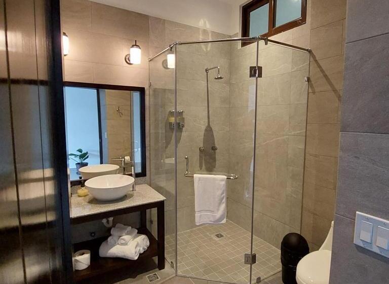 ホテル The Golden Frog Inn