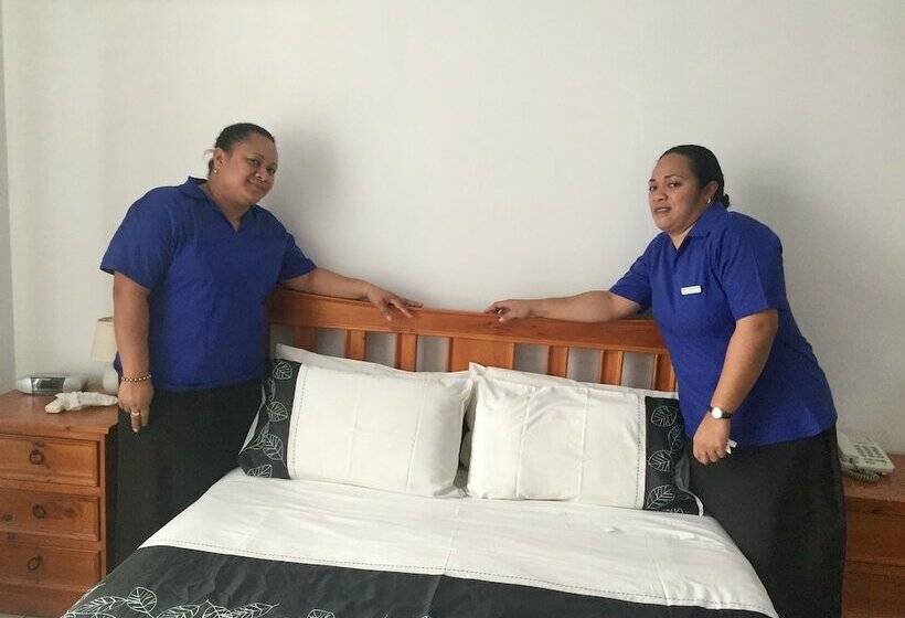 هتل Tungi Colonnade