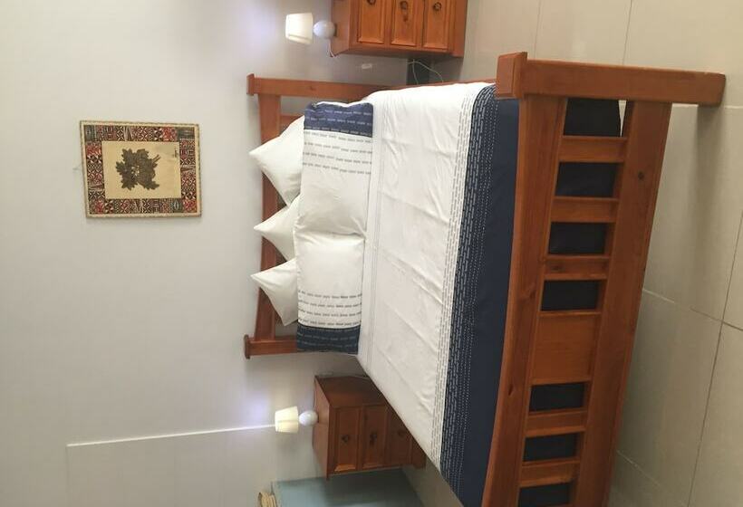 هتل Tungi Colonnade