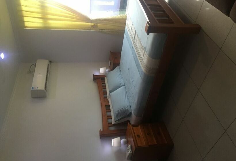 هتل Tungi Colonnade