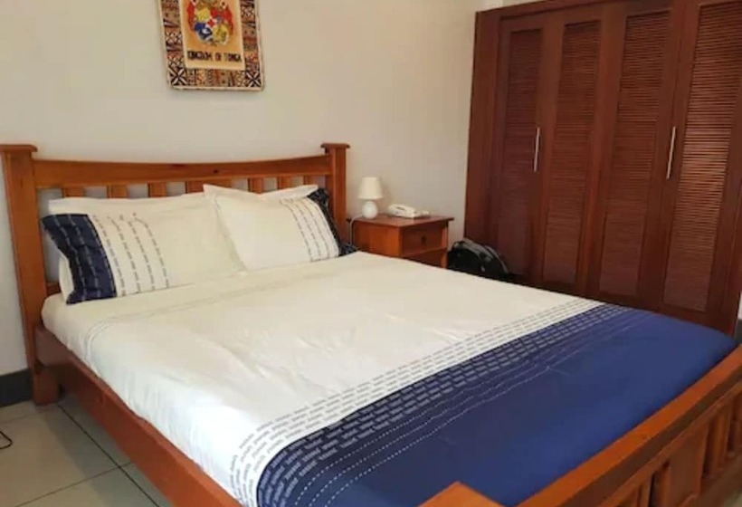 هتل Tungi Colonnade