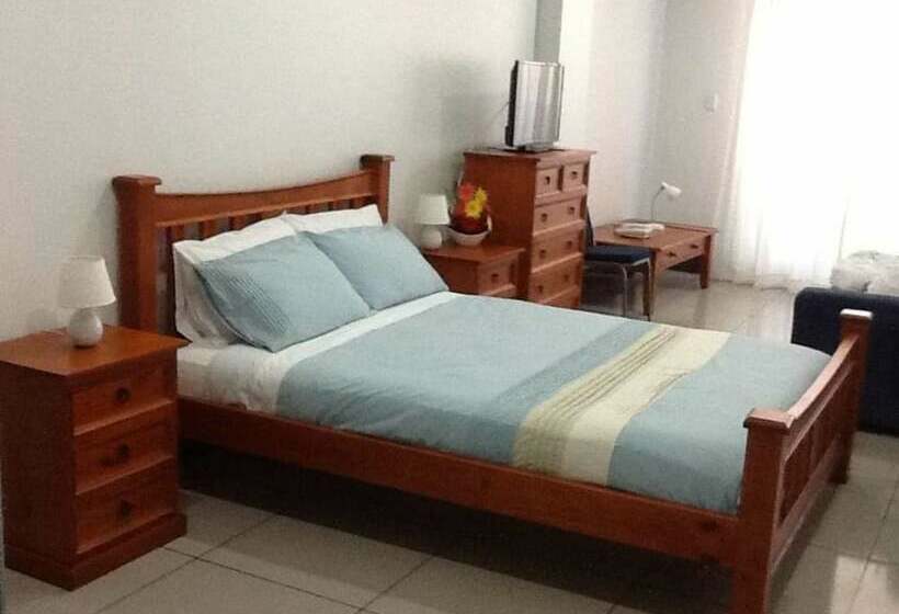 هتل Tungi Colonnade