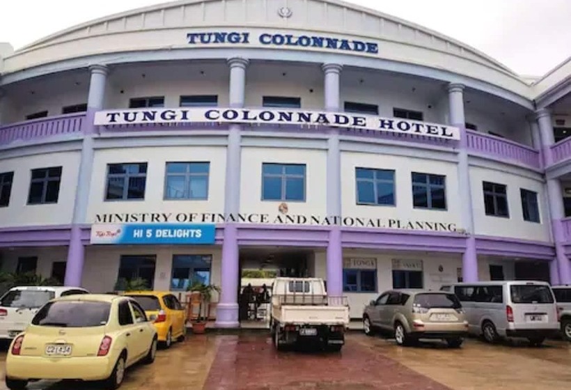 هتل Tungi Colonnade