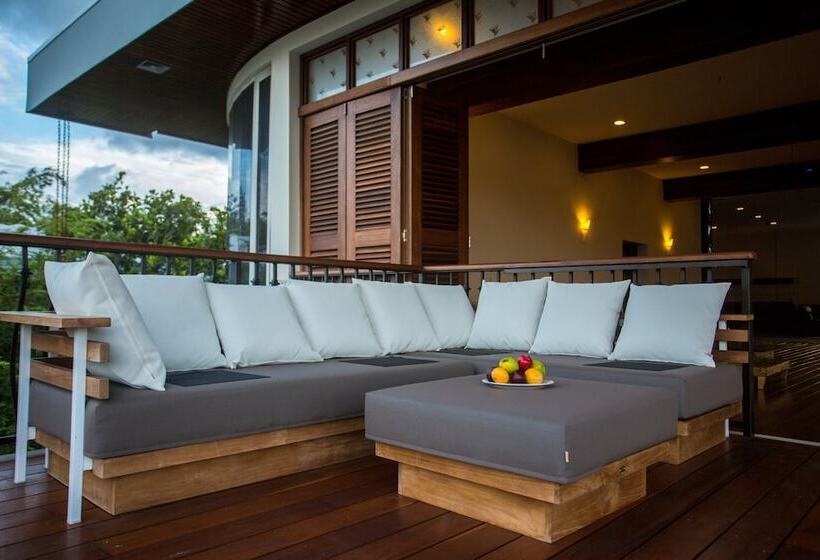 Jacana Amazon Wellness Resort