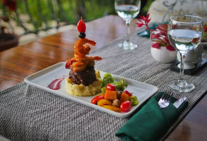 Jacana Amazon Wellness Resort