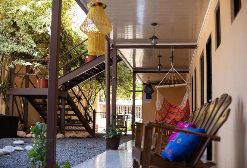 Roxy S Bed & Breakfast