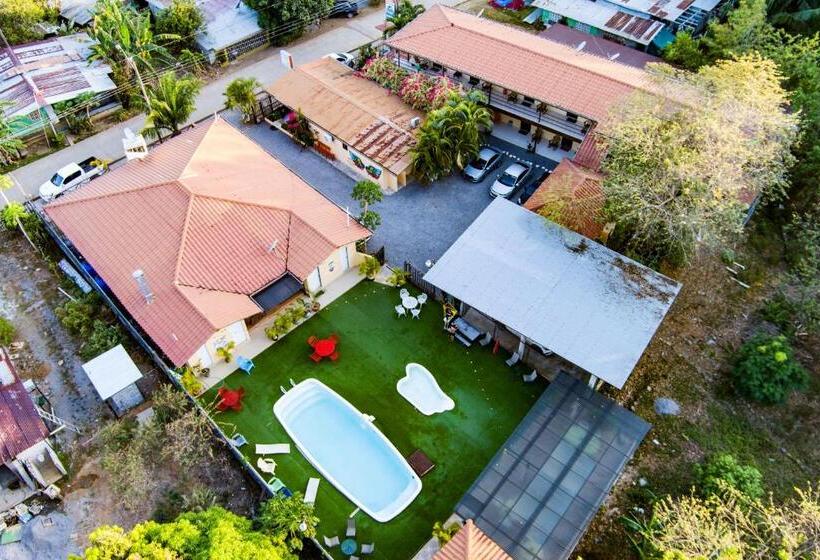 Roxy S Bed & Breakfast