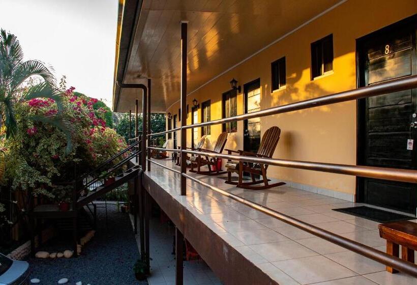 Roxy S Bed & Breakfast