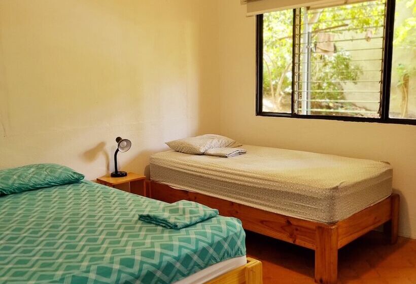 Casa Pura Vida Surf Hostel