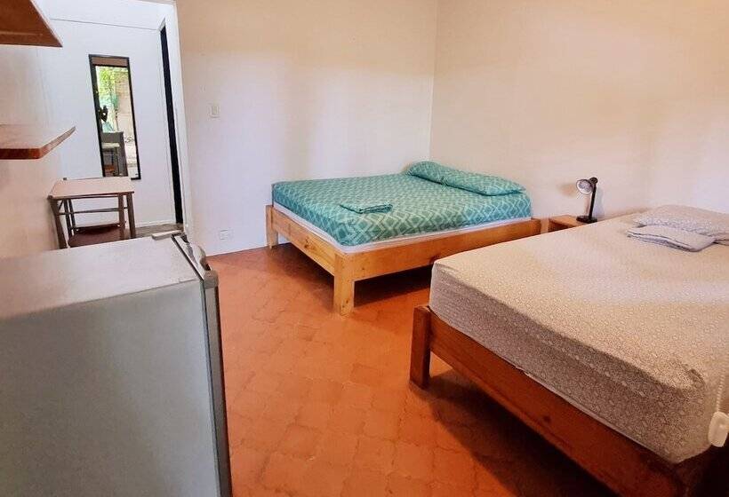 Casa Pura Vida Surf Hostel