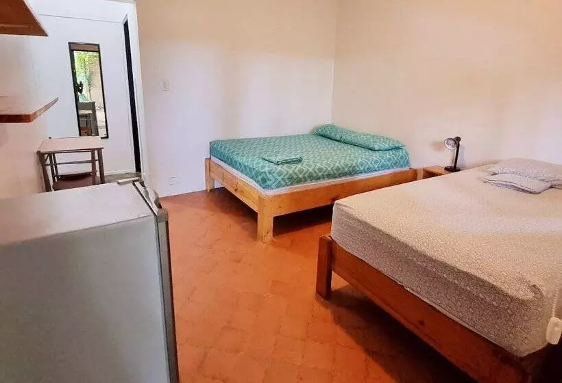 Casa Pura Vida Surf Hostel