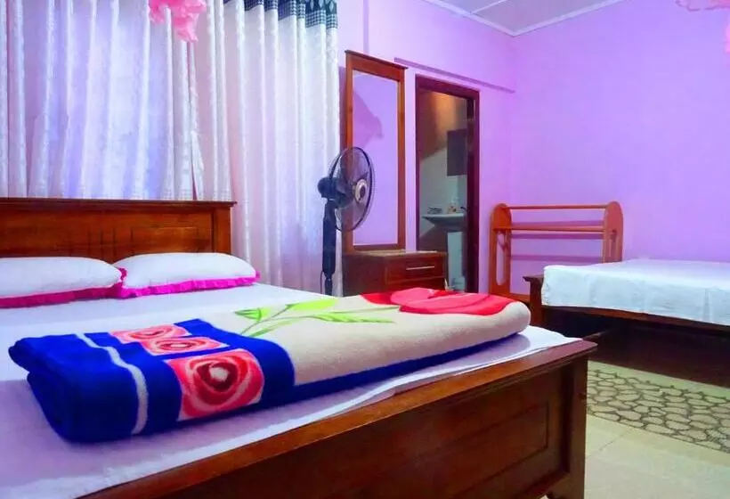 تختخواب و صبحانه B.rose House